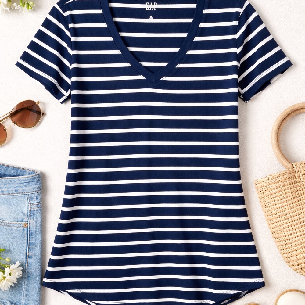GAP Navy and White Striped Short Sleeve Tee, size M